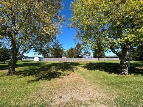 33775 Carlton Dr, Cape Vincent, NY 13618