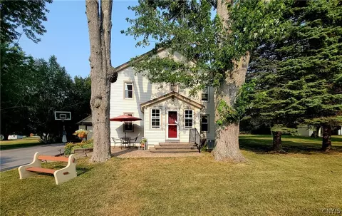 364 Bay St, Cape Vincent, NY 13618