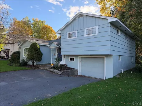 23 Tamarack Dr, New Hartford, NY 13413