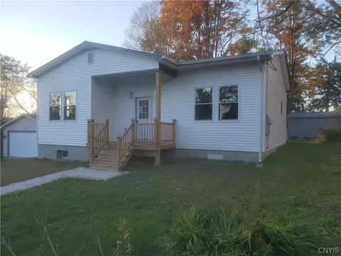5 Swift St, Marathon, NY 13803