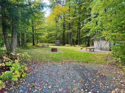 8286 Skutnik Rd, Floyd, NY 13354