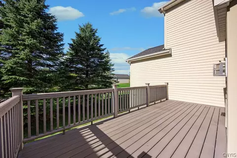 Exterior - 201 Falling Brk, Fayetteville, NY 13066 photo 7 of 7