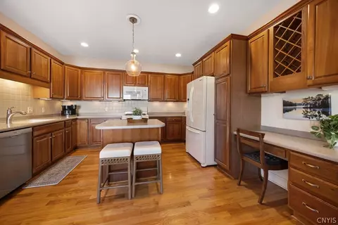 Kitchen - 201 Falling Brk, Fayetteville, NY 13066 photo 1 of 3