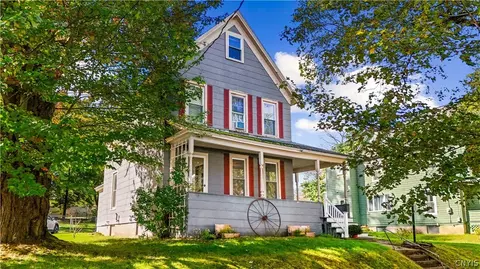 6 First St, Whitestown, NY 13492