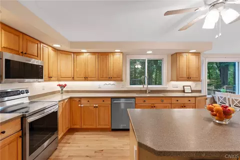 Kitchen - 8763 Foxfire Ln, Lysander, NY 13027 photo 7 of 10