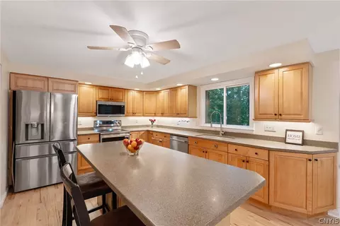 Kitchen - 8763 Foxfire Ln, Lysander, NY 13027 photo 6 of 10