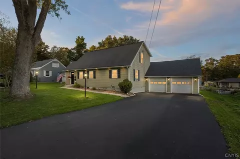 46 Beechwood Rd, New Hartford, NY 13413