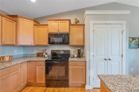 Kitchen - 8728 N Entry Rd, Lysander, NY 13027 photo 7 of 10