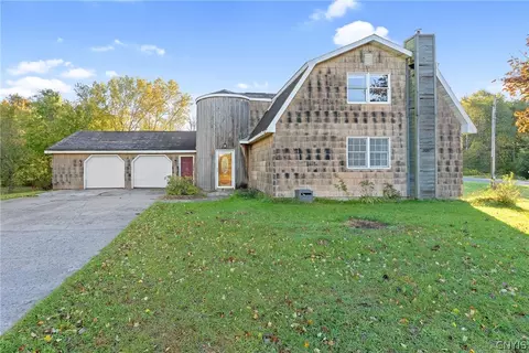 802 Rowlee Rd, Volney, NY 13069