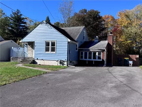 126 Van Mara Dr, Syracuse, NY 13212