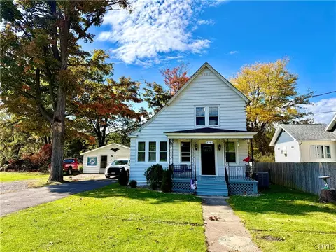 3761 Oneida St, New Hartford, NY 13413