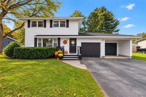 18 Frawley Dr, Fulton, NY 13069