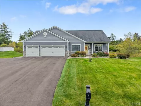 4453 Southwood Heights Dr, Onondaga, NY 13078