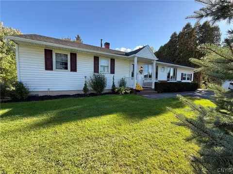 4362 Middle Settlement Rd, New Hartford, NY 13413