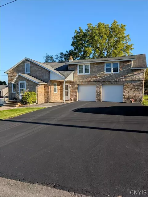 313 Powell St, Geddes, NY 13209