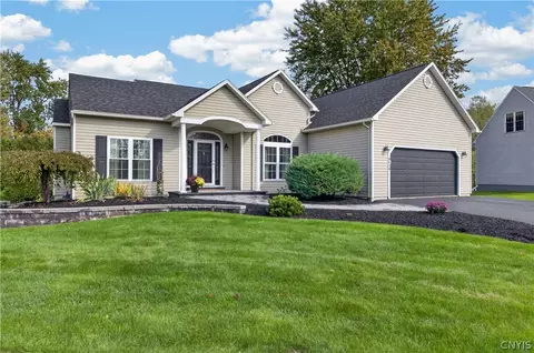 8616 Osborne Dr, Cicero, NY 13039