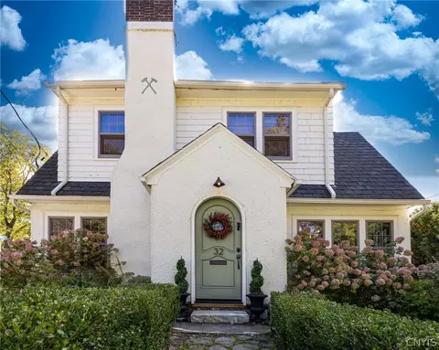 32 Onondaga St, Skaneateles, NY 13152