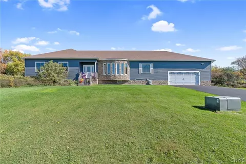 5042 Mac Clenthen Rd, Manlius, NY 13104