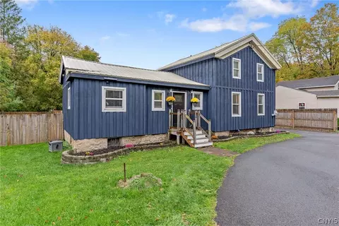 9031 Plainville Rd, Lysander, NY 13027