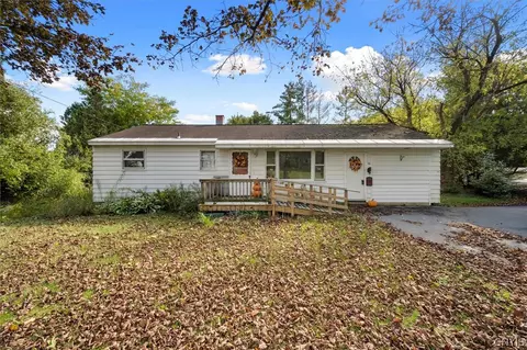16 Buttonball Rd, Whitestown, NY 13492