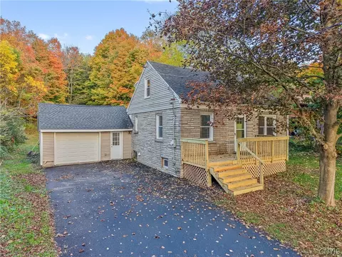 5064 Cedarvale Rd, Onondaga, NY 13031