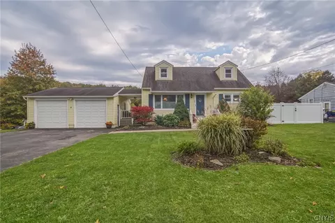 301 Forsythe St, Camillus, NY 13031