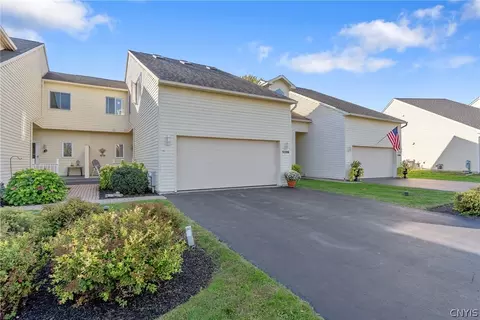 5306 Bunker Hill Way, Syracuse, NY 13207