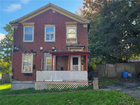 15 Jason St, Utica, NY 13502