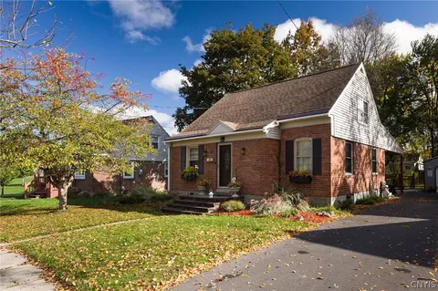 1365 Cosgrove St, Watertown, NY 13601