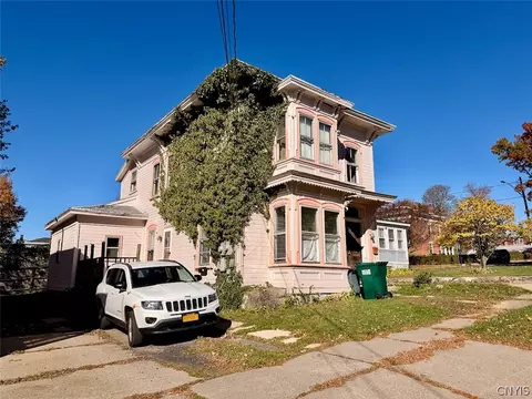 37 Lawrence St, Oswego, NY 13126