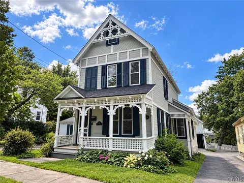 8 Fountain St, Kirkland, NY 13323