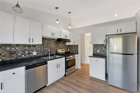 Kitchen - 3191 Fields End Dr, Lysander, NY 13027 photo 3 of 4