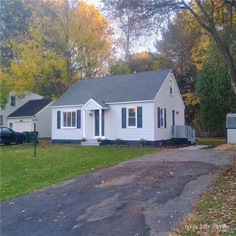 705 Palmer Dr, Syracuse, NY 13212