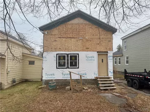 75 E 10 12 St, Oswego, NY 13126