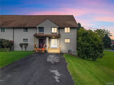 100 Signal Rdg, Syracuse, NY 13209