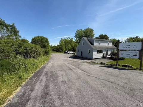 5774 S Bay Rd, Cicero, NY 13039