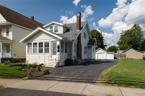 70 Riverside Dr, Utica, NY 13502