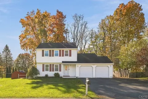 8231 Coconut Tree Dr, Liverpool, NY 13090