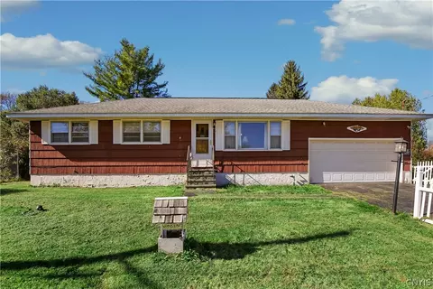4527 Grace Pl, Onondaga, NY 13078