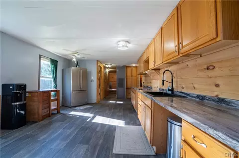 Entry Way - 517 Oregon Rd, Mohawk, NY 13407 photo 3 of 9
