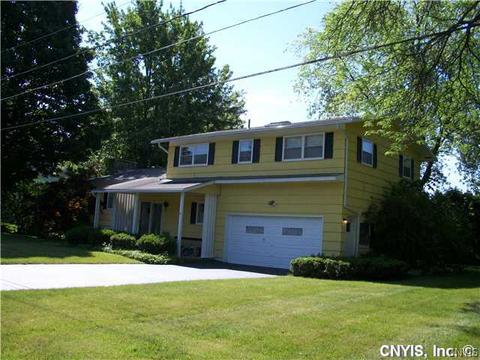 1 Northridge Rd, Syracuse, NY 13214 photo 2