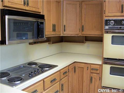 1 Northridge Rd, Syracuse, NY 13214 photo 9