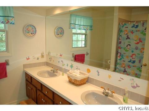 7105 Thorntree Hill Dr, Fayetteville, NY 13066 photo 15