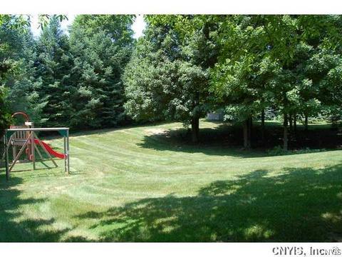 7105 Thorntree Hill Dr, Fayetteville, NY 13066 photo 2