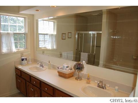 7105 Thorntree Hill Dr, Fayetteville, NY 13066 photo 12