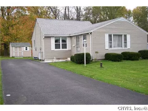 401 Frederick St E, East Syracuse, NY 13057 photo 1