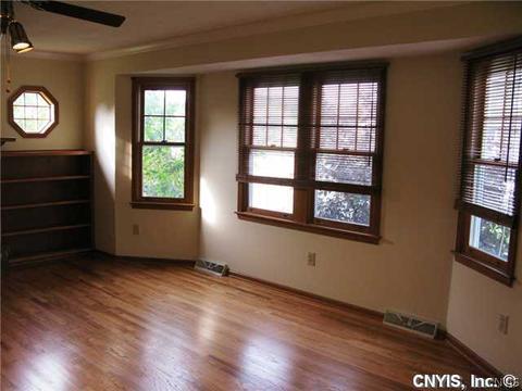 8233 Chiffon Path, Liverpool, NY 13090 photo 6