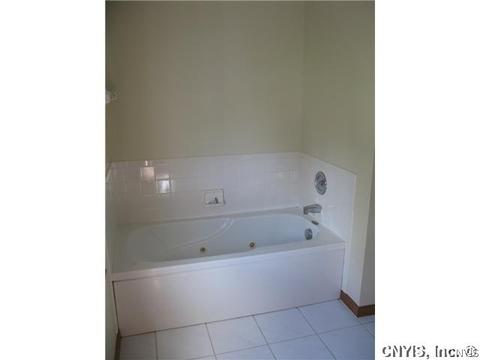 8233 Chiffon Path, Liverpool, NY 13090 photo 18