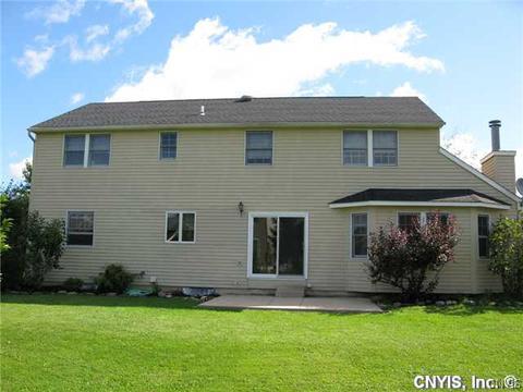 8233 Chiffon Path, Liverpool, NY 13090 photo 4