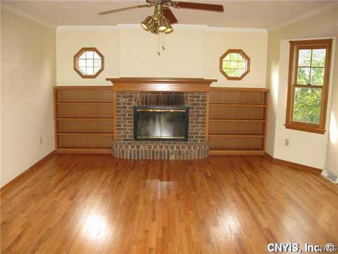8233 Chiffon Path, Liverpool, NY 13090 photo 5